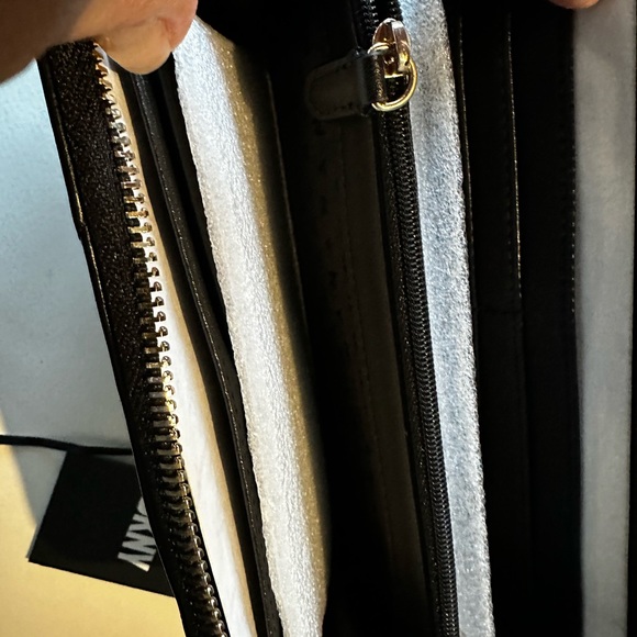 2pc Bundle DKNY Veronica medium chain strap quilted bag + Veronica wallet. - Picture 5 of 9